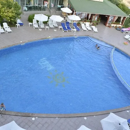 Julia Family Apart-hotel 3*