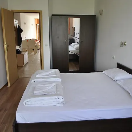 Apart-hotel Julia Family