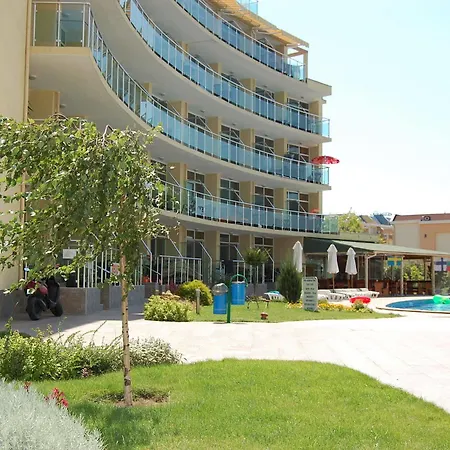 Julia Family Aparthotel