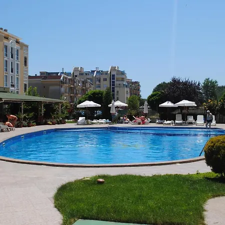 Apart-hotel Julia Family