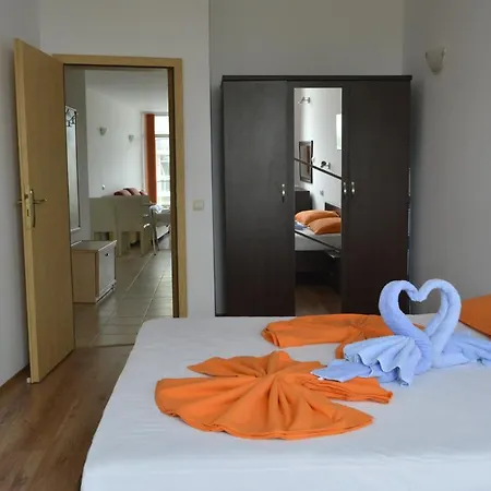 Aparthotel Julia Family 3*