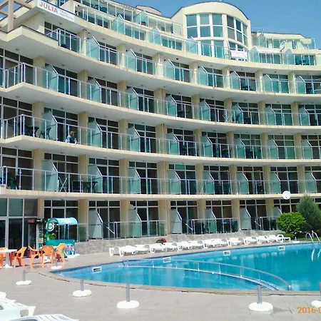 Julia Family Apartmanhotel