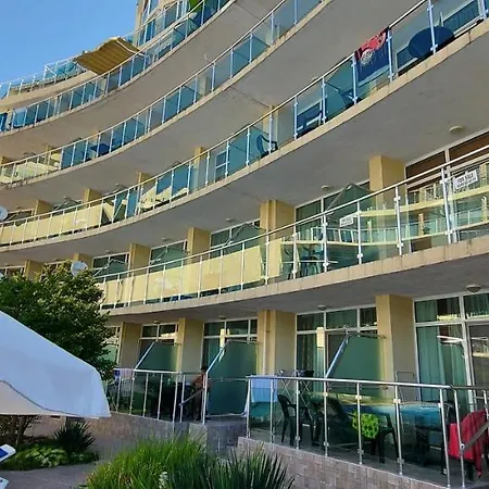Aparthotel Julia Family Sluneční pobřeží