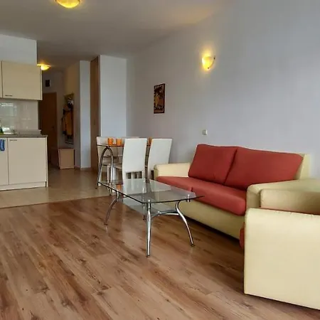 Aparthotel Julia Family Sluneční pobřeží
