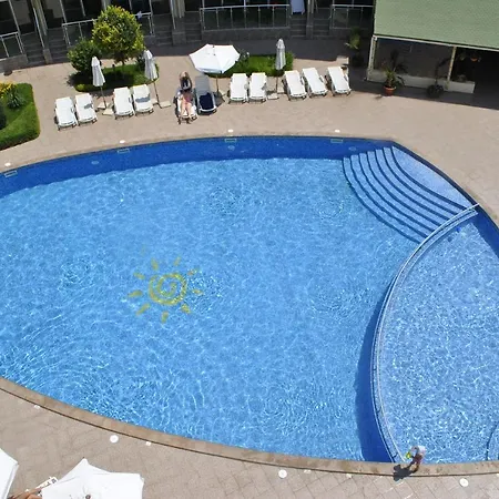 Julia Family Aparthotel